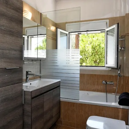 Apartment Beachfront Luxury Kato Almiri